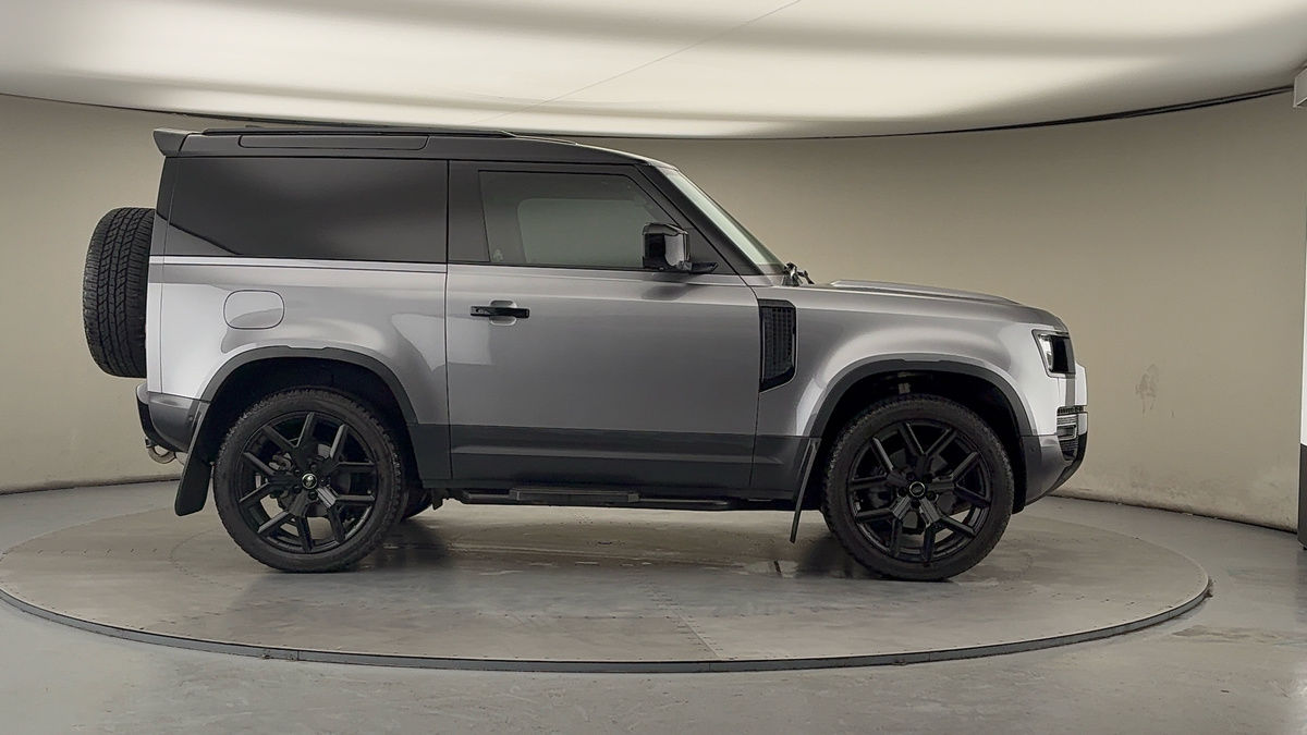 Used Land Rover Defender 90 2022 for sale - 77668187: Photo 16