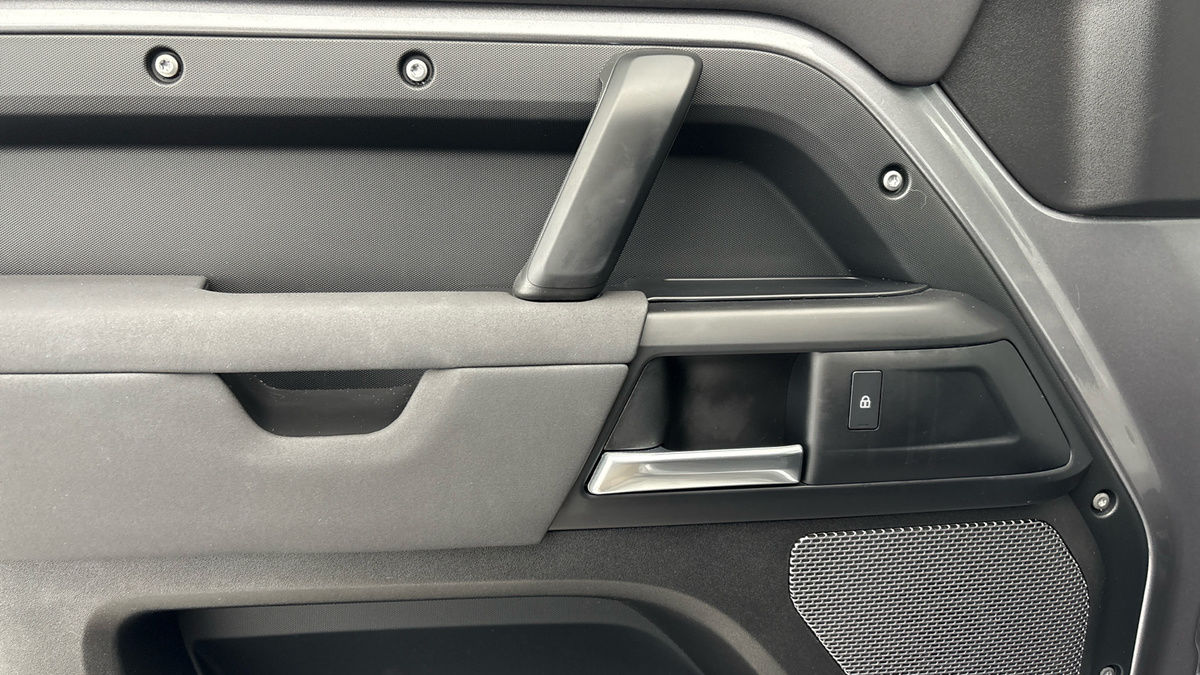 Used Land Rover Defender 90 2022 for sale - 77668187: Photo 19