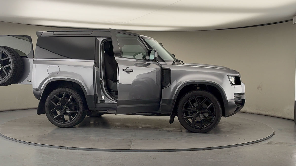 Used Land Rover Defender 90 2022 for sale - 77668187: Photo 55