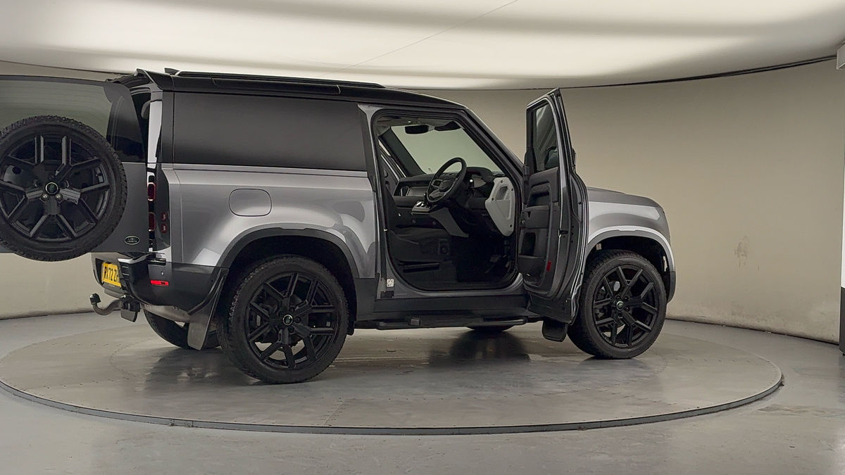 Used Land Rover Defender 90 2022 for sale - 77668187: Photo 57