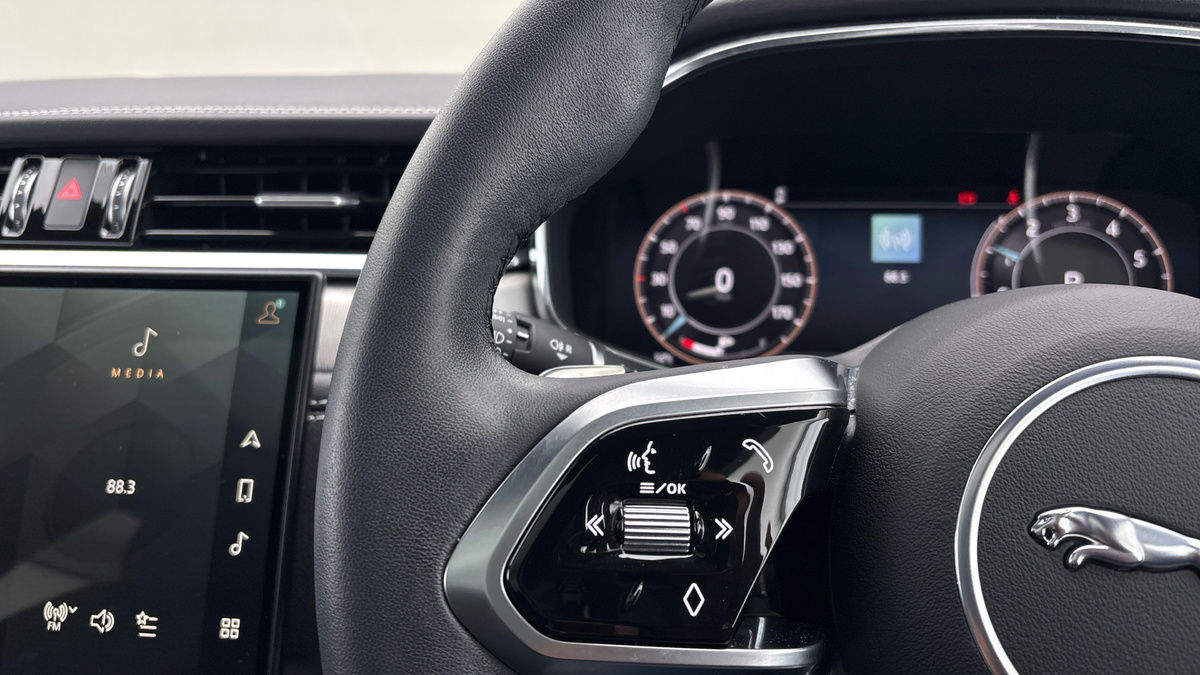 Used Jaguar F-Pace 2024 for sale - 77953667: Photo 13