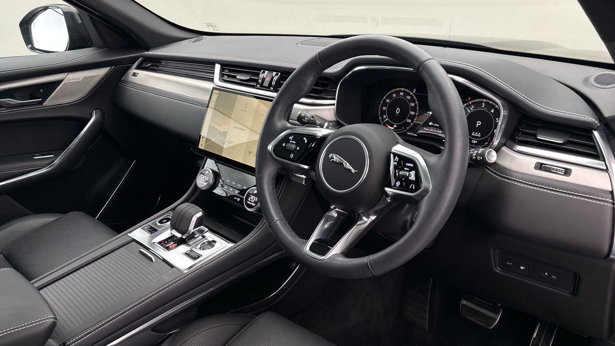 Used Jaguar F-Pace 2024 for sale - 77953667: Photo 5