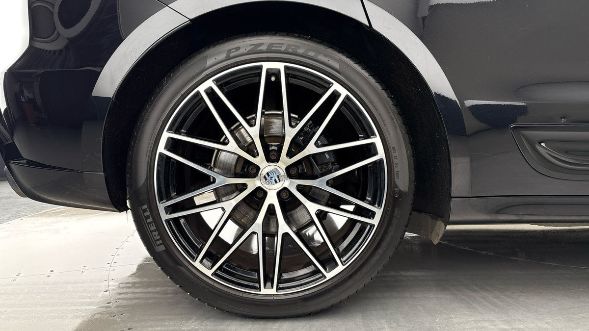 Used Porsche Macan 2023 for sale - 77228059: Photo 10