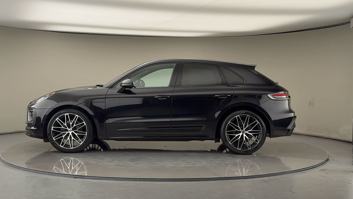 Used Porsche Macan 2023 for sale - 77228059: Photo 15