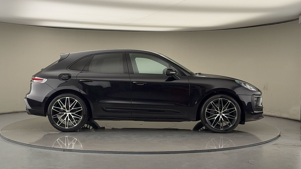 Used Porsche Macan 2023 for sale - 77228059: Photo 16