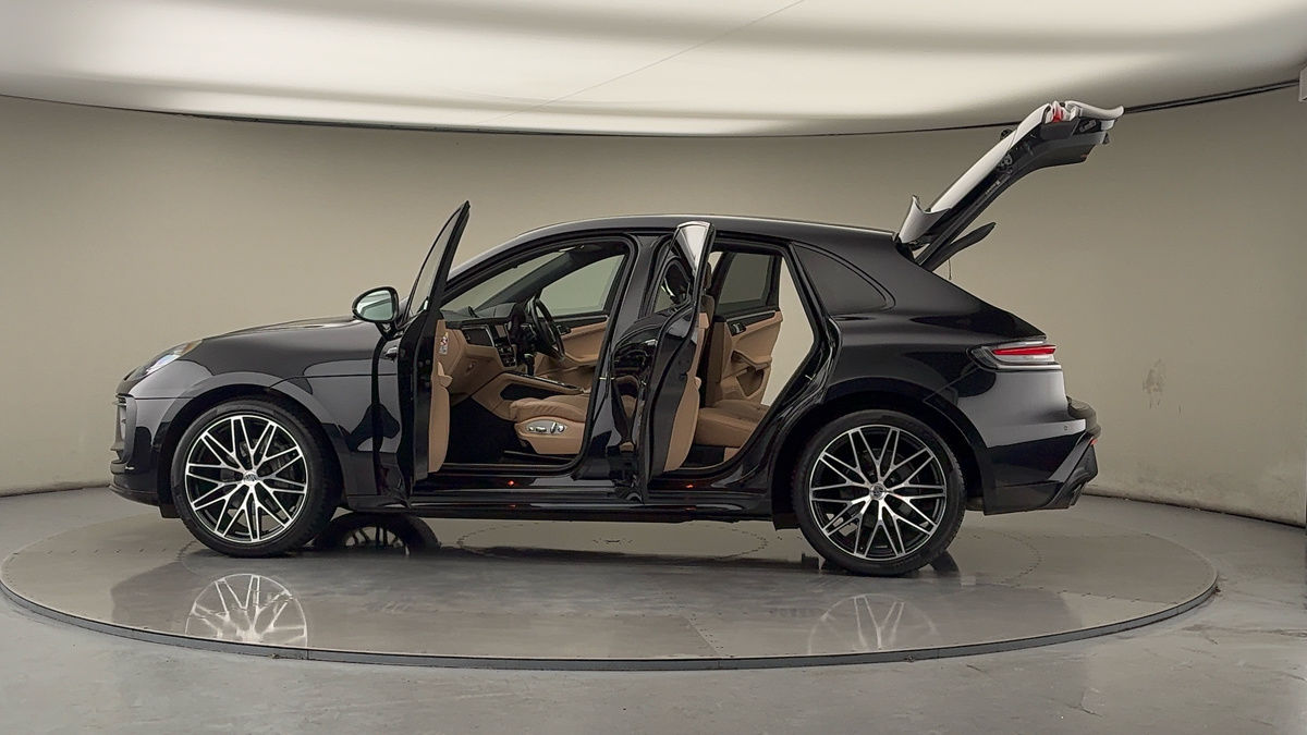 Used Porsche Macan 2023 for sale - 77228059: Photo 48