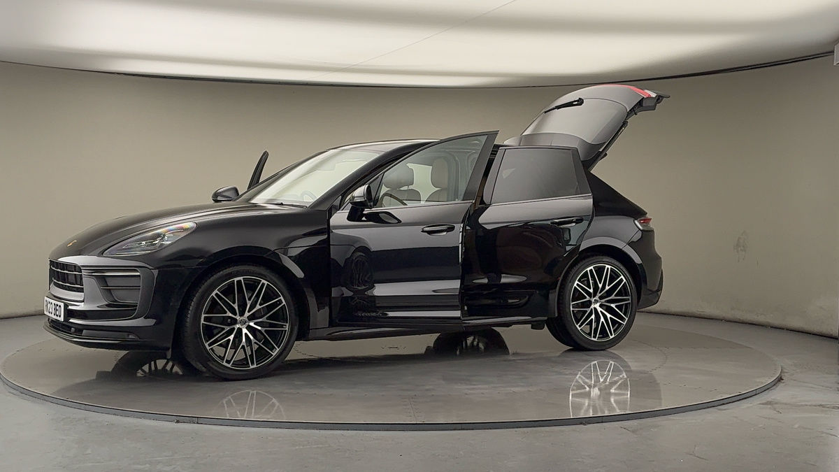 Used Porsche Macan 2023 for sale - 77228059: Photo 50