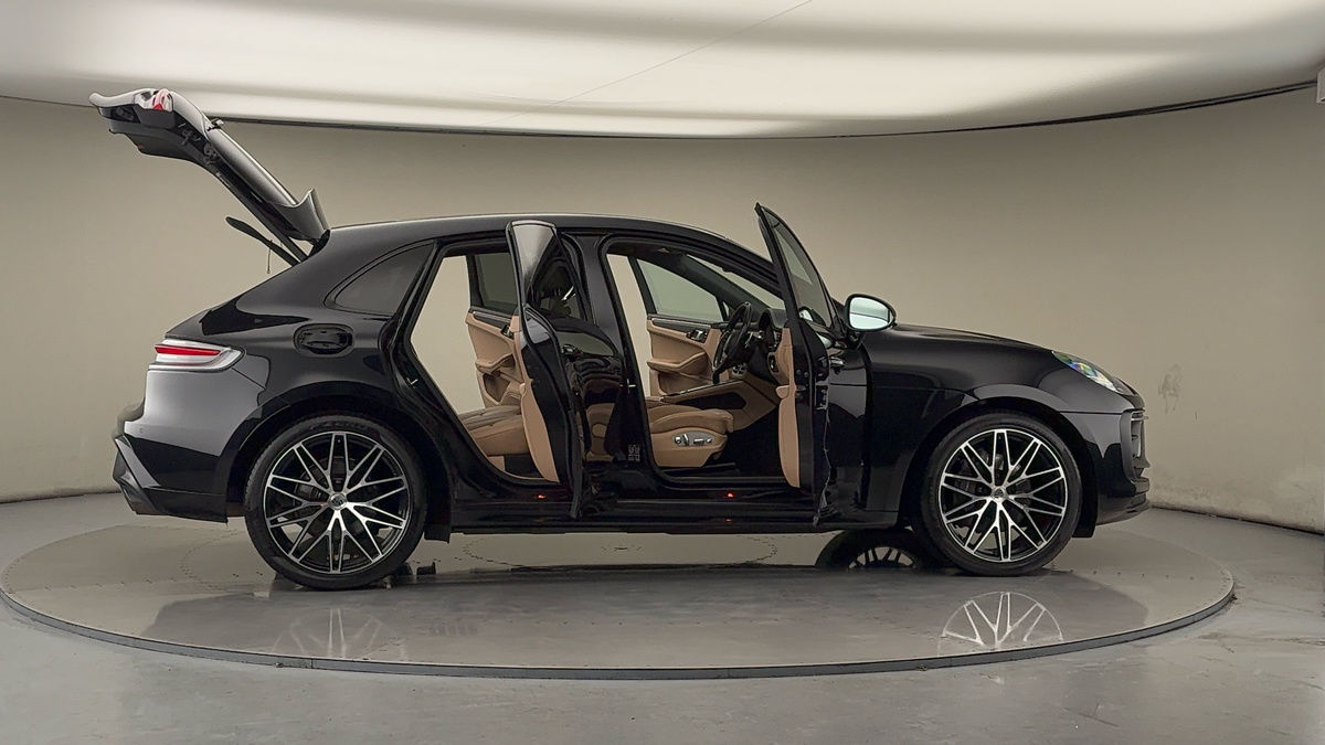 Used Porsche Macan 2023 for sale - 77228059: Photo 58