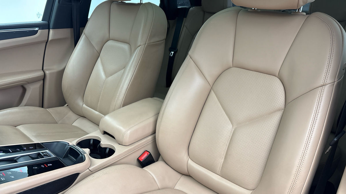 Used Porsche Macan 2023 for sale - 77228059: Photo 7