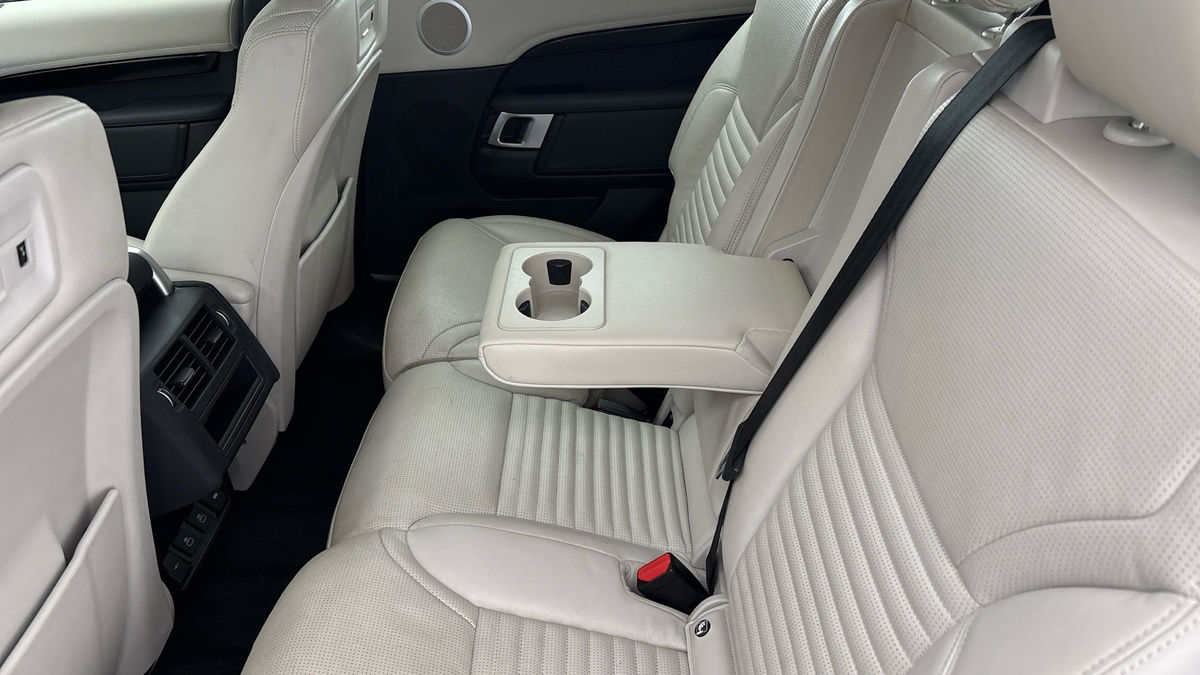 Used Land Rover Discovery 2021 for sale - 76185933: Photo 9