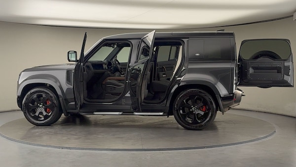 Used Land Rover Defender 110 2021 for sale - 76119501: Photo 46