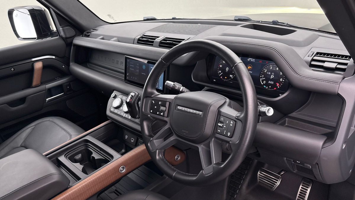 Used Land Rover Defender 110 2021 for sale - 76119501: Photo 5