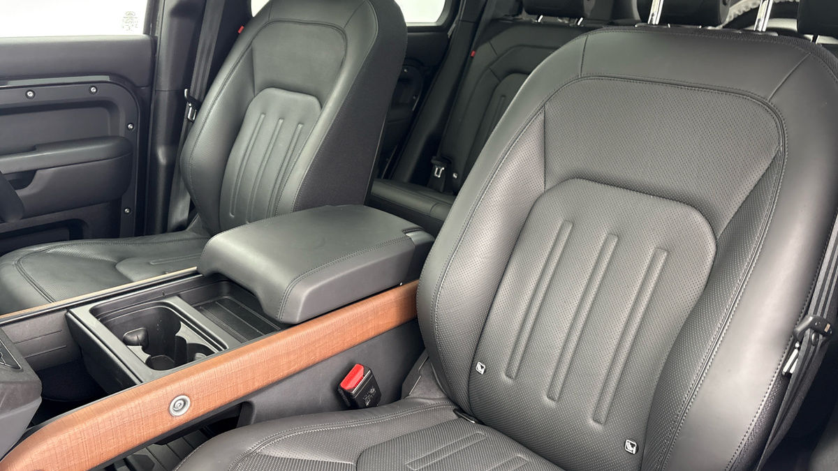 Used Land Rover Defender 110 2021 for sale - 76119501: Photo 7