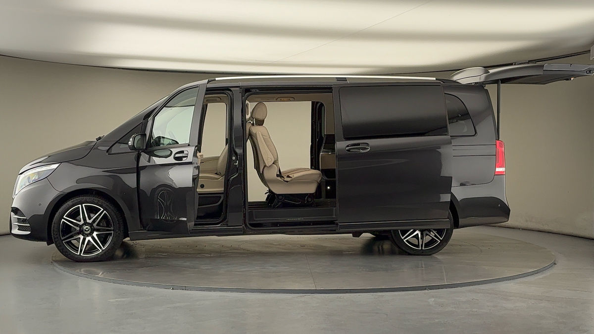 Used Mercedes-Benz V-Class 2024 for sale - 76280697: Photo 54