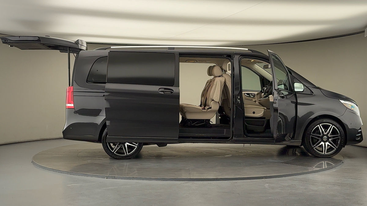 Used Mercedes-Benz V-Class 2024 for sale - 76280697: Photo 63