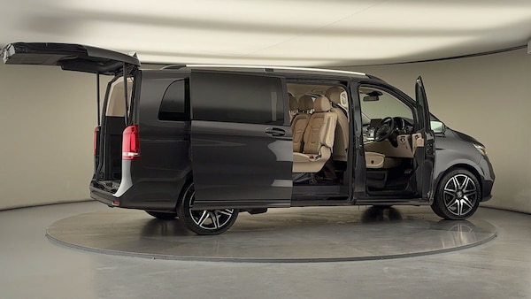 Used Mercedes-Benz V-Class 2024 for sale - 76280697: Photo 64