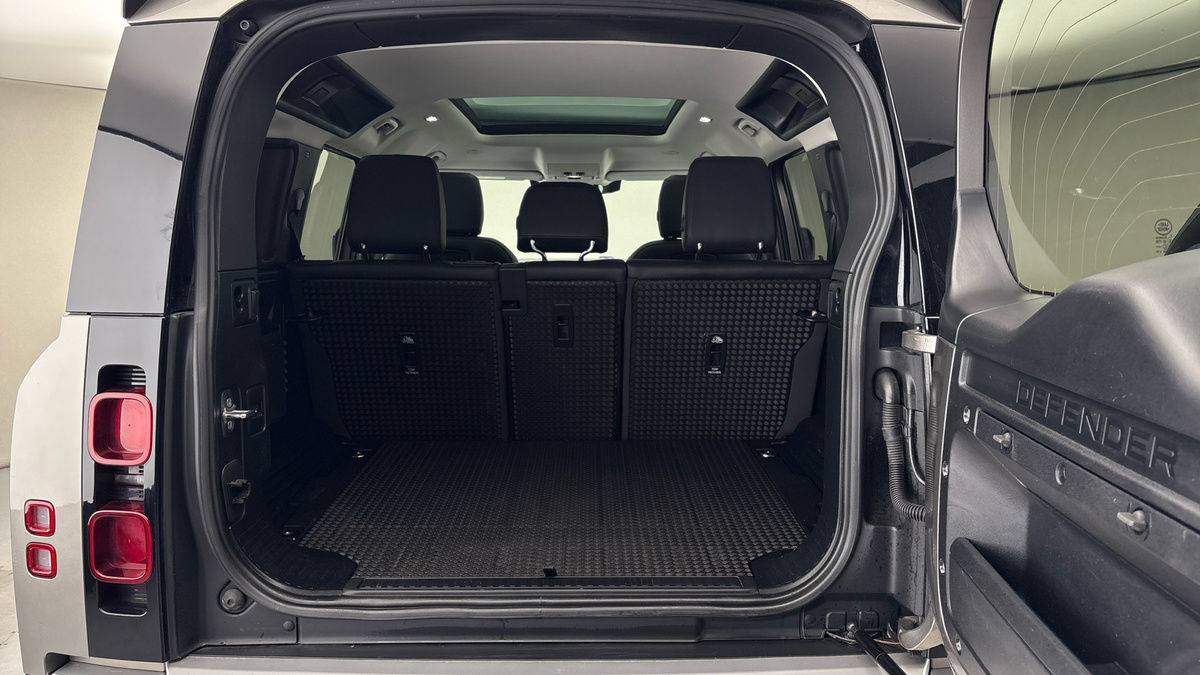 Used Land Rover Defender 2021 for sale - 77632333: Photo 11