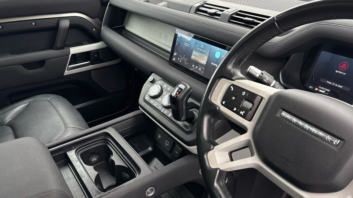 Used Land Rover Defender 2021 for sale - 77632333: Photo 18