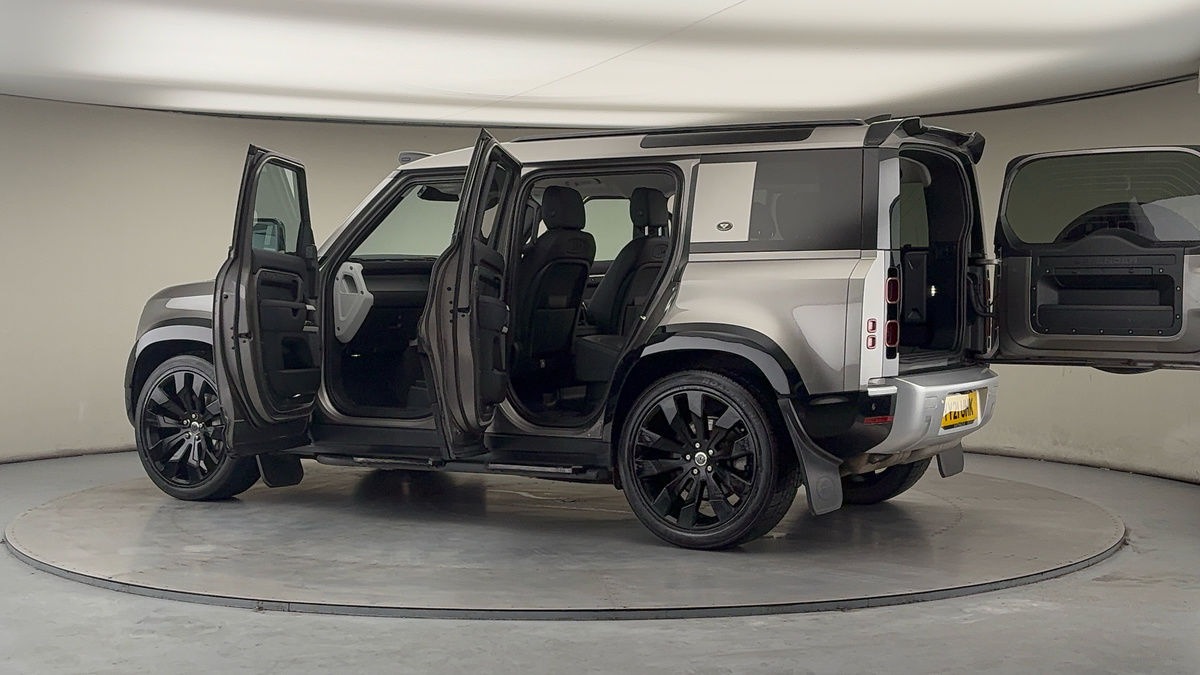 Used Land Rover Defender 2021 for sale - 77632333: Photo 45