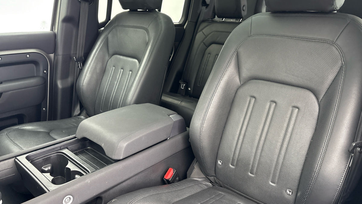 Used Land Rover Defender 2021 for sale - 77632333: Photo 7