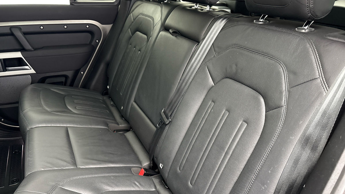 Used Land Rover Defender 2021 for sale - 77632333: Photo 8