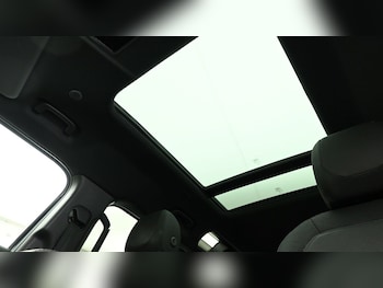 Used Land Rover Defender 110 2023 for sale - 75412030: Photo