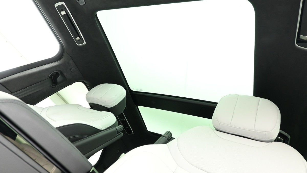 Used Land Rover Range Rover Sport 2023 for sale - 76470831: Photo 2