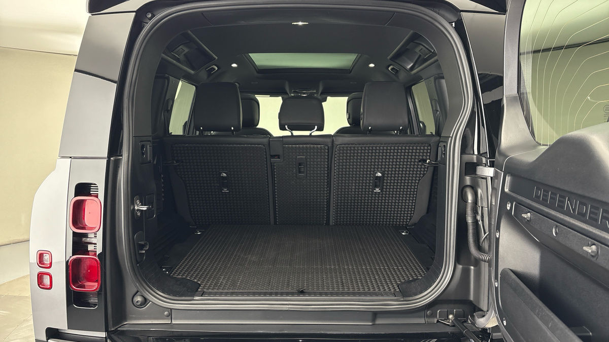 Used Land Rover Defender 110 2024 for sale - 75999276: Photo 11