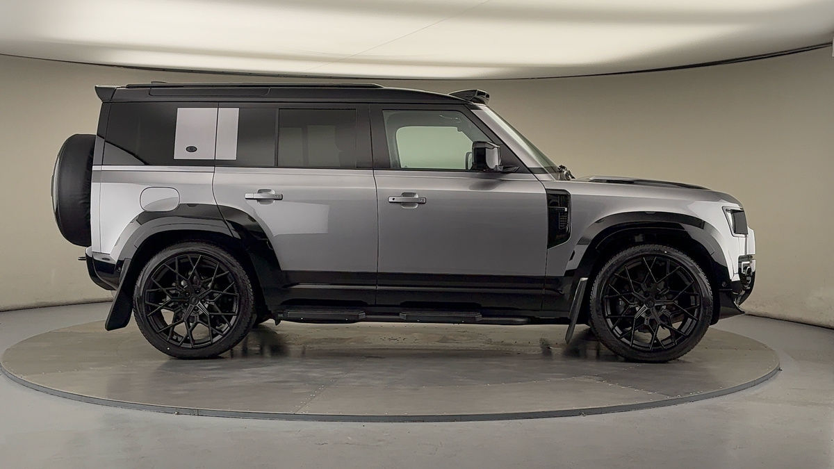 Used Land Rover Defender 110 2024 for sale - 75999276: Photo 16