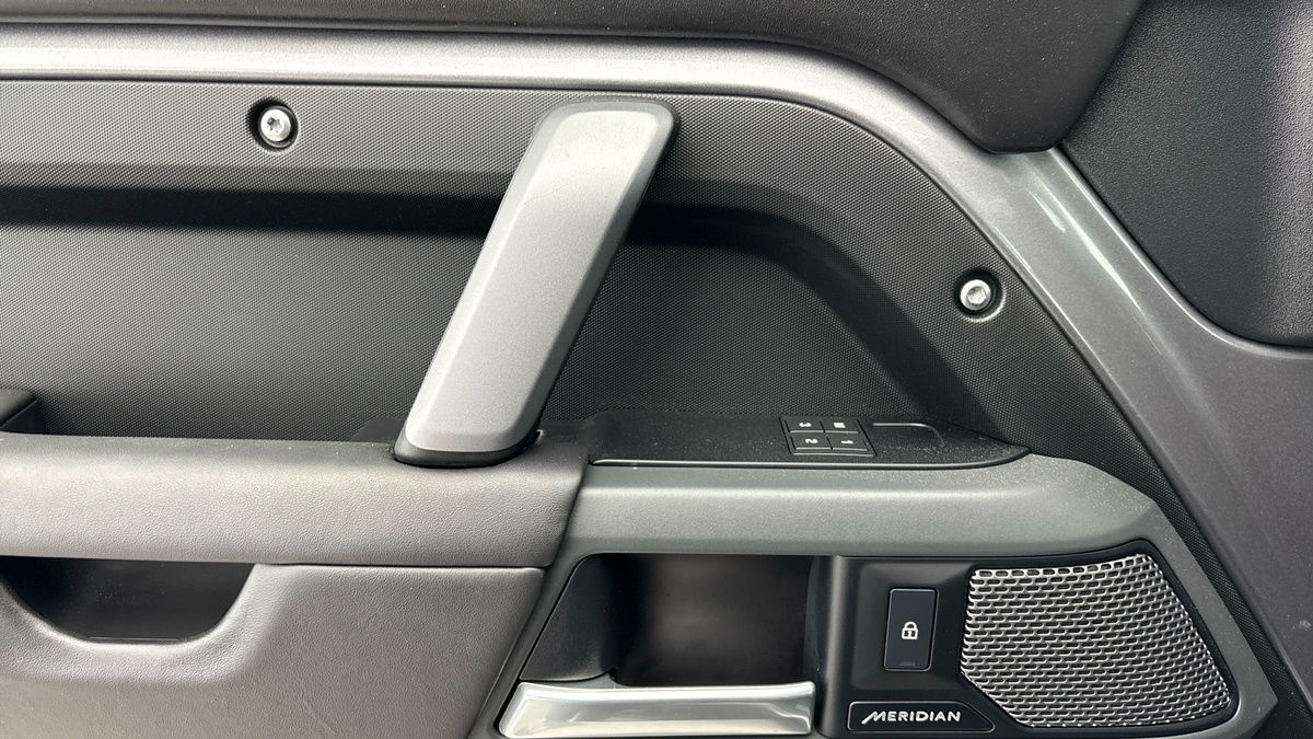 Used Land Rover Defender 110 2024 for sale - 75999276: Photo 19