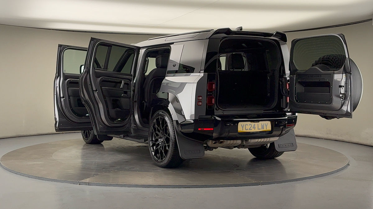 Used Land Rover Defender 110 2024 for sale - 75999276: Photo 23