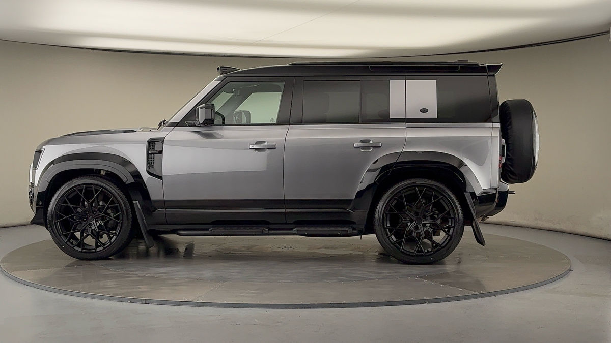 Used Land Rover Defender 110 2024 for sale - 75999276: Photo 32