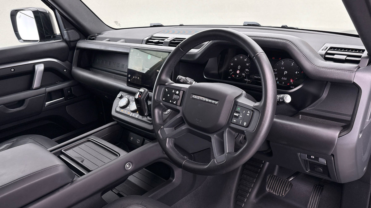 Used Land Rover Defender 110 2024 for sale - 75999276: Photo 5