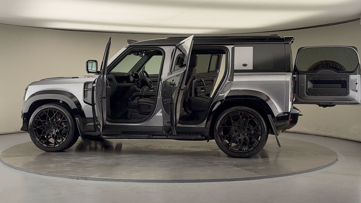 Used Land Rover Defender 110 2024 for sale - 75999276: Photo 51