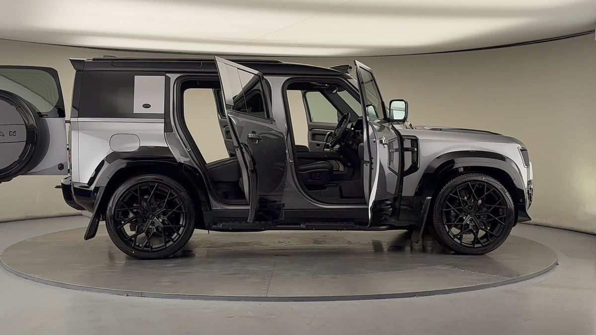 Used Land Rover Defender 110 2024 for sale - 75999276: Photo 61