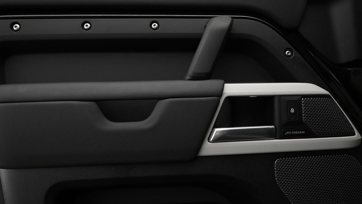 Used Land Rover Defender 110 2024 for sale - 75427632: Photo 10