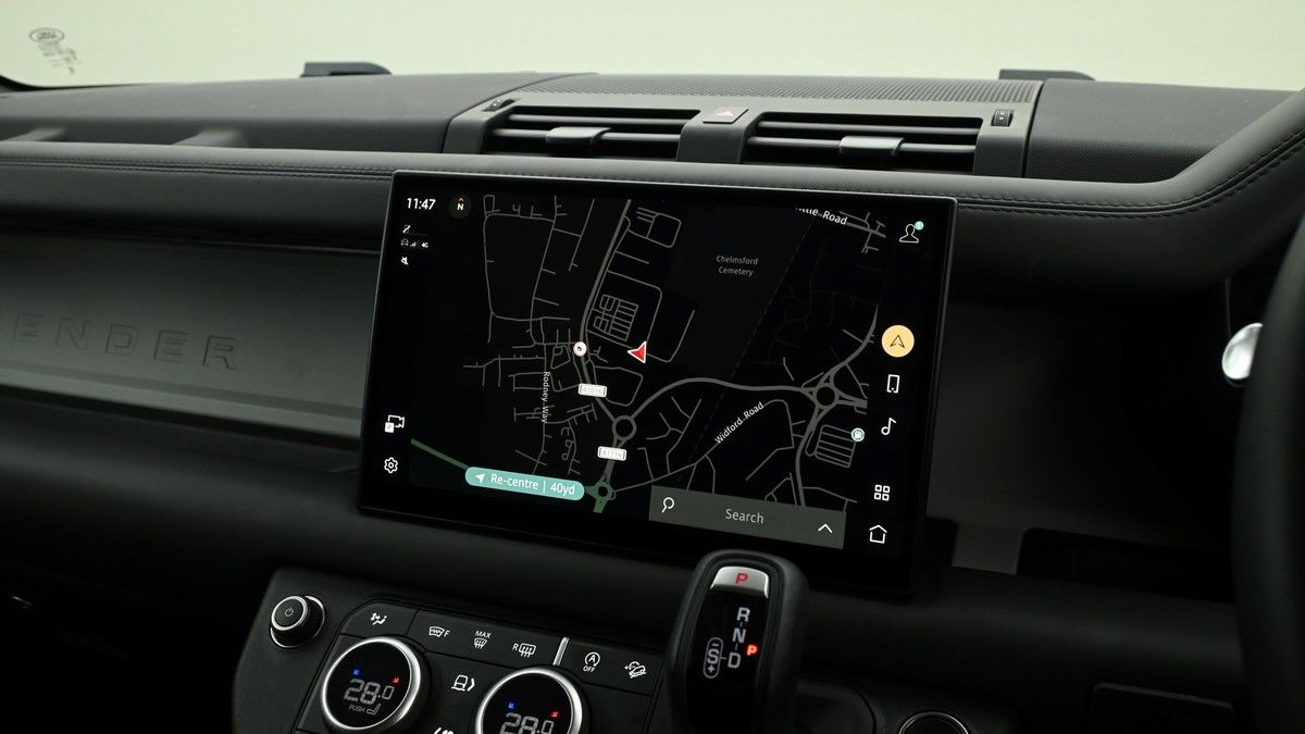 Used Land Rover Defender 110 2024 for sale - 75427632: Photo 8