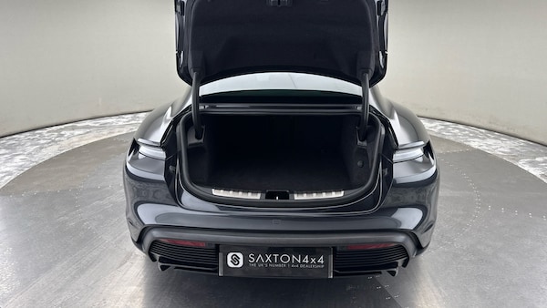 Used Porsche Taycan 2020 for sale - 75704588: Photo 11
