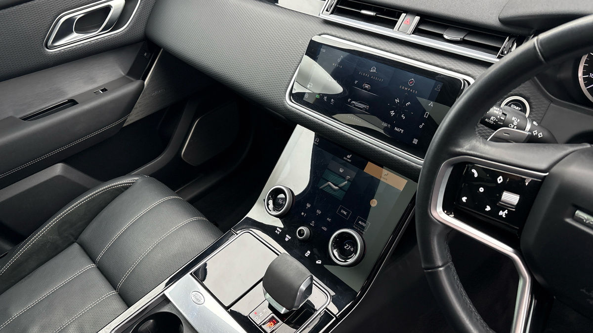 Used Land Rover Range Rover Velar 2023 for sale - 76686926: Photo 18