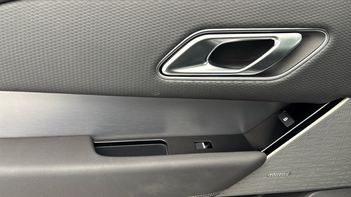 Used Land Rover Range Rover Velar 2023 for sale - 76686926: Photo 19