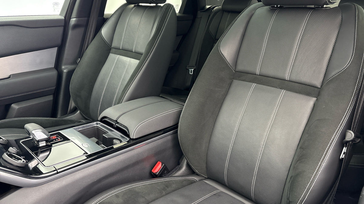 Used Land Rover Range Rover Velar 2023 for sale - 76686926: Photo 7