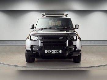 Used Land Rover Defender 110 2024 for sale - 78608023: Photo