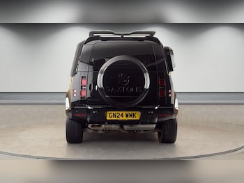 Used Land Rover Defender 110 2024 for sale - 78608023: Photo