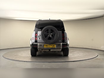 Used Land Rover Defender 110 2022 for sale - 77968142: Photo