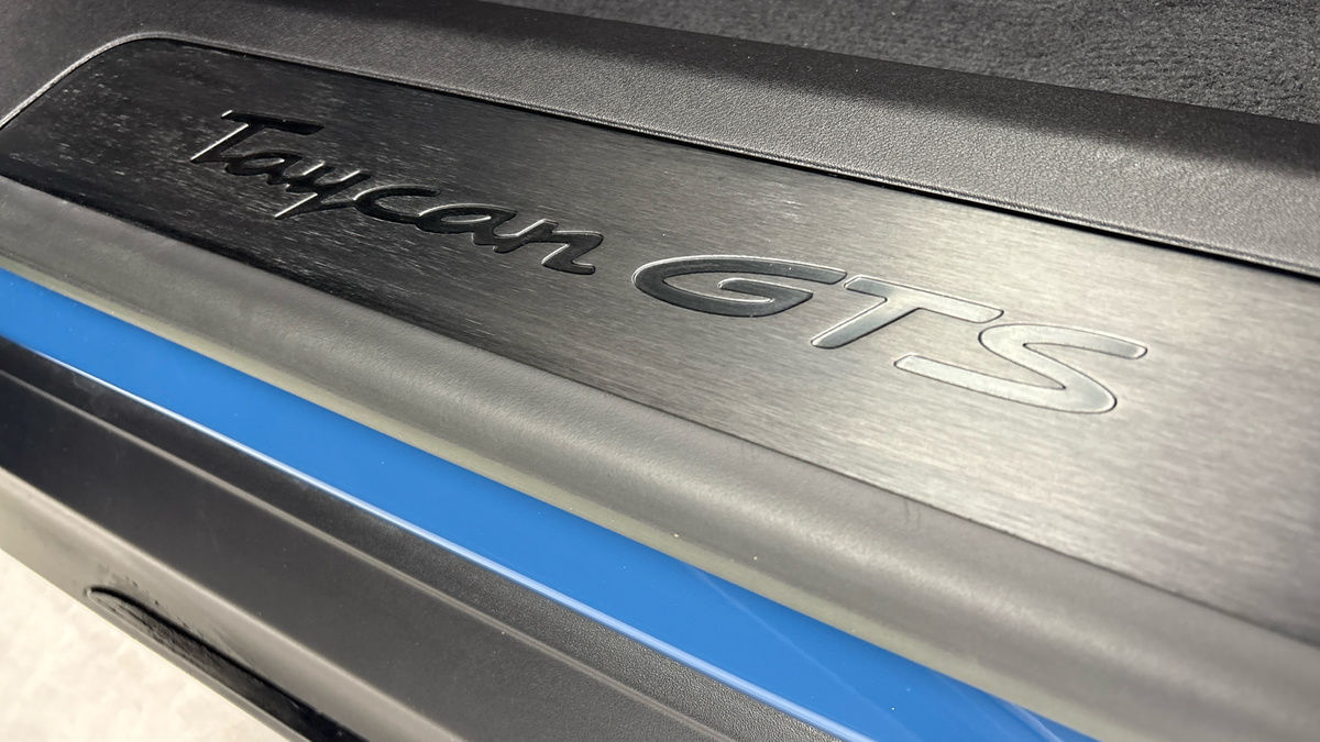 Used Porsche Taycan 2023 for sale - 75729981: Photo 29