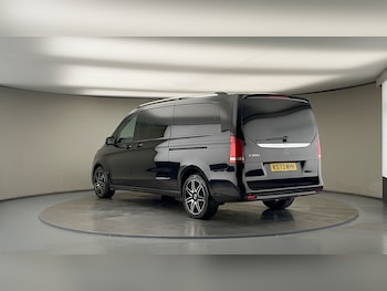 Used Mercedes-Benz V-Class 2023 for sale - 78632791: Photo