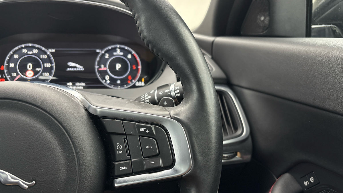 Used Jaguar E-Pace 2020 for sale - 76292325: Photo 14