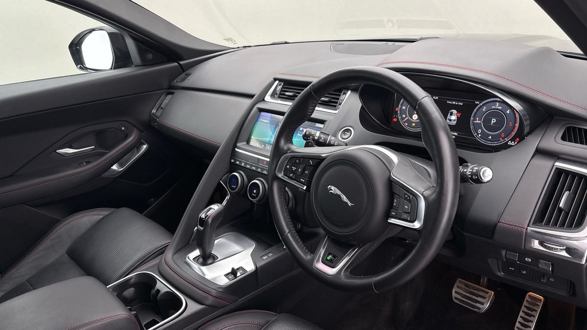 Used Jaguar E-Pace 2020 for sale - 76292325: Photo 5