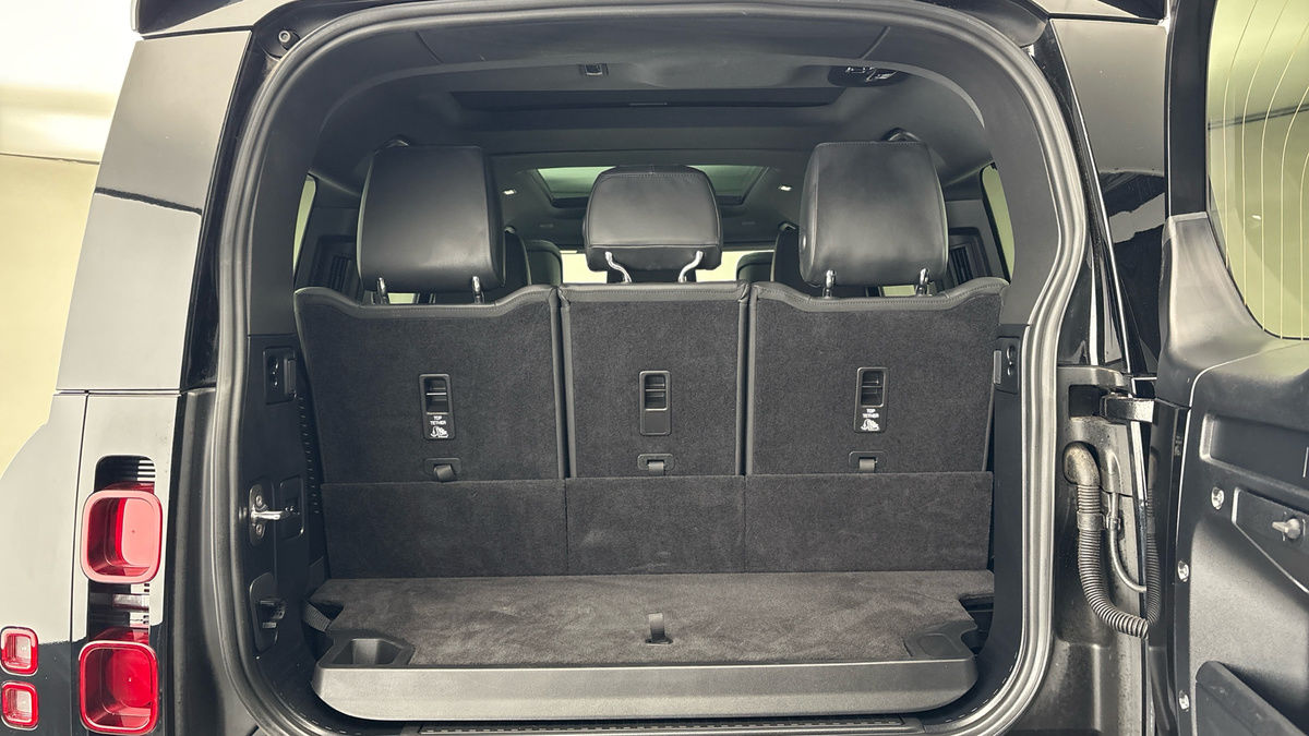 Used Land Rover Defender 130 2023 for sale - 78018082: Photo 11