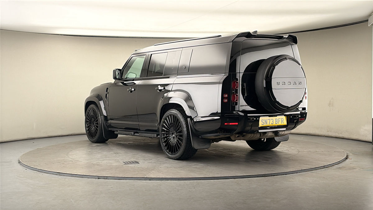 Used Land Rover Defender 130 2023 for sale - 78018082: Photo 2